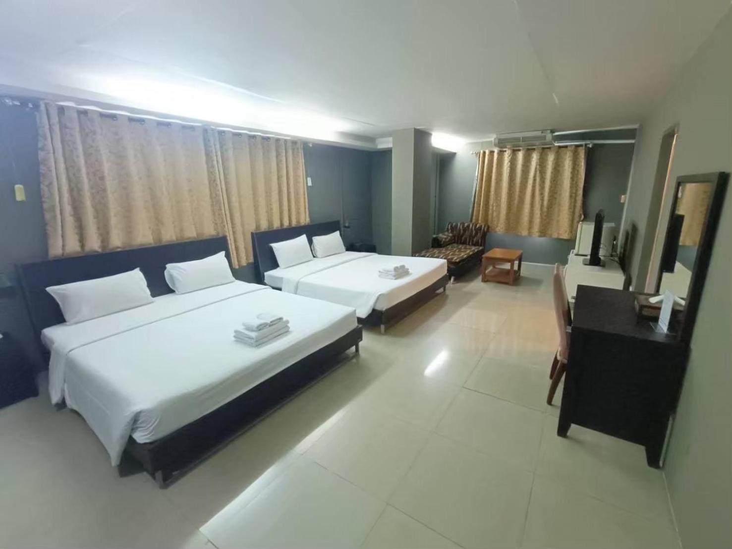 Centric Place Hotel Банкок Екстериор снимка